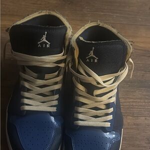 Jordan Sneakers in Navy and Cream